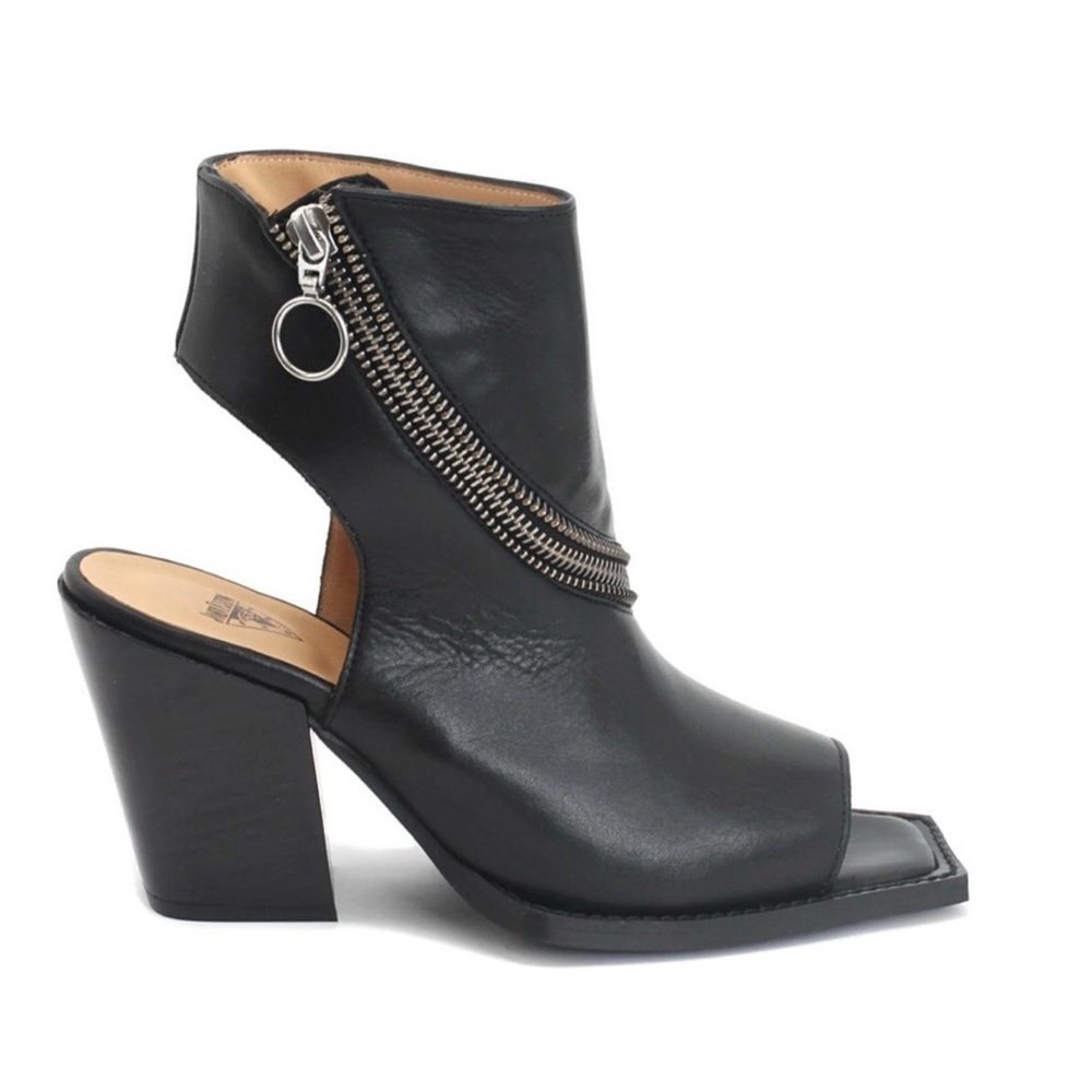 John Fluevog Spiral Zip black leather Bootie heels 9